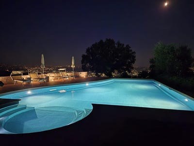 /international/it/massa-e-cozzile-tuscany-310099568162/
