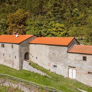 /international/it/serrapetrona-marche-310108837695/