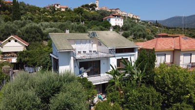 /international/it/diano-castello-liguria-310106744715/