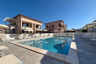 /international/it/san-vincenzo-tuscany-310119978925/