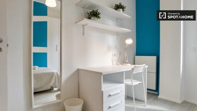 /international/it/milan-lombardy-310098172174/