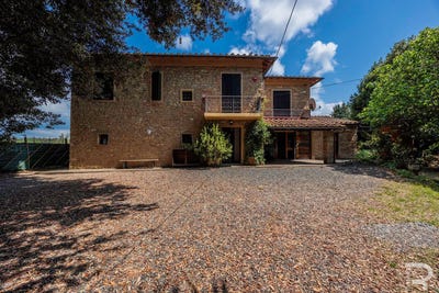 /international/it/guardistallo-guardistallo-tuscany-310107493320/