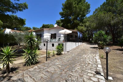 /international/it/sant-anna-arresi-sardinia-310108278538/