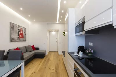 /international/it/piazza-tirana-milan-lombardy-310093840632/