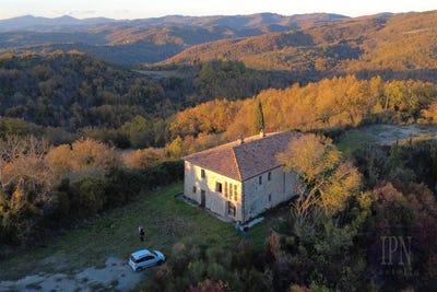 /international/it/citta-di-castello-umbria-310105947263/