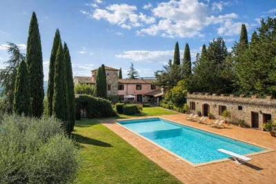 /international/it/todi-umbria-310105303895/