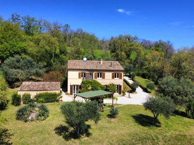 /international/it/montecosaro-marche-310105763117/
