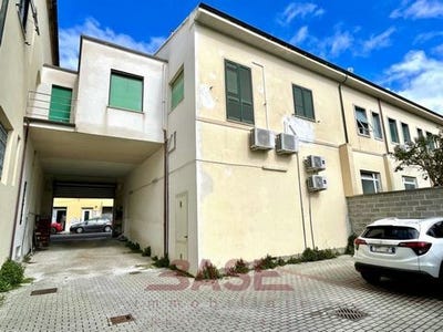 /international/it/corso-giacomo-matteotti-173-cecina-lombardy-310108271231/