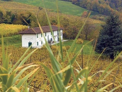 /international/it/santo-stefano-belbo-piedmont-120088531944/