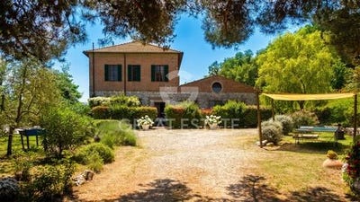 /international/it/radicondoli-tuscany-310108216739/