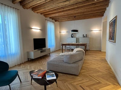 /international/it/p-zza-malvezzi-23-desenzano-del-garda-lombardy-310103583663/