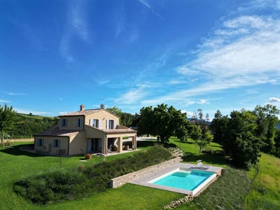 /international/it/montecarotto-marche-310101087214/?lang=it