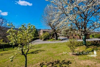 /international/it/piazza-garibaldi-cetona-tuscany-310101630006/