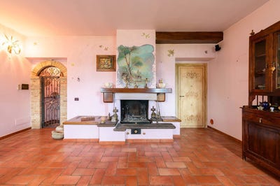 /international/it/gualdo-tadino-umbria-310110293908/