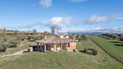/international/it/montecastrilli-umbria-310106263870/