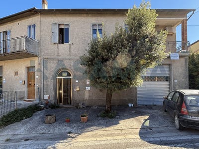 /international/it/via-trieste-roccalbegna-tuscany-310104060414/