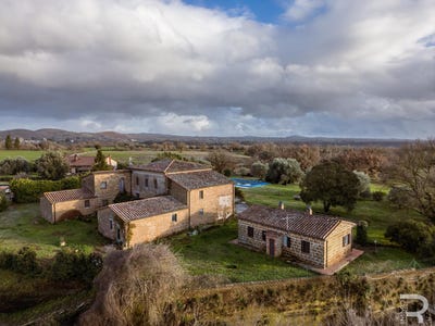 /international/it/sorano-tuscany-310105925335/