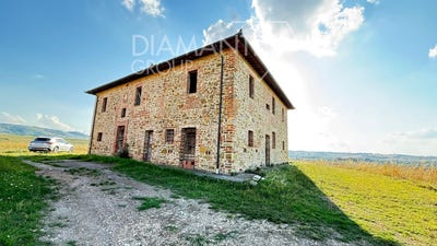 /international/it/paciano-umbria-310106158672/