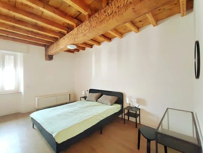 /international/it/via-noverasco-opera-lombardy-310097750778/