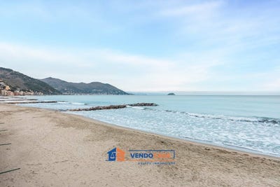 /international/it/laigueglia-liguria-310106913333/