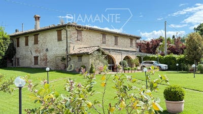 /international/it/montefalco-umbria-310108553571/