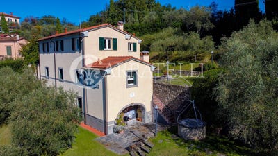 /international/it/sarzana-liguria-310104044538/