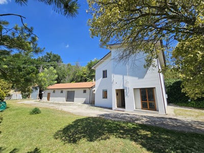 /international/it/carassai-marche-310108318052/
