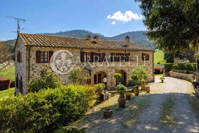 /international/it/volterra-tuscany-310107774651/