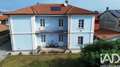 /international/it/caluso-piedmont-310109129333/?lang=id