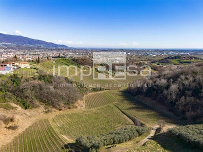 /international/it/via-perdonanze-13-vittorio-veneto-veneto-310106458859/
