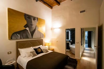 /international/it/via-maria-vittoria-turin-piedmont-310108263138/