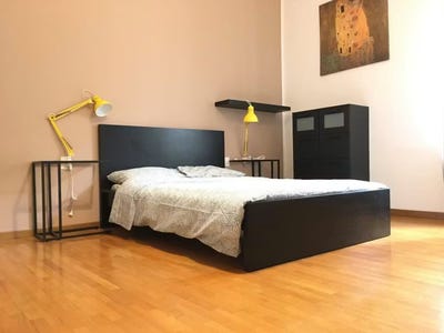 /international/it/corso-di-porta-romana-milan-lombardy-310108561825/