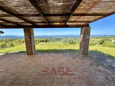 /international/it/strada-provinciale-13-del-commercio-riparbella-tuscany-310108271337/