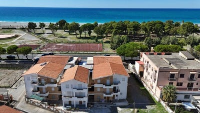 /international/it/421-corso-del-tirreno-marina-di-santa-maria-del-cedro-calabria-310106406503/