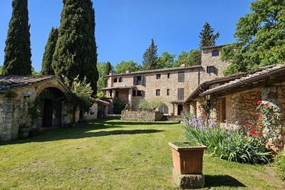 /international/it/monteriggioni-tuscany-310101802374/