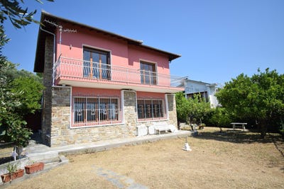 /international/it/diano-castello-liguria-310101135183/