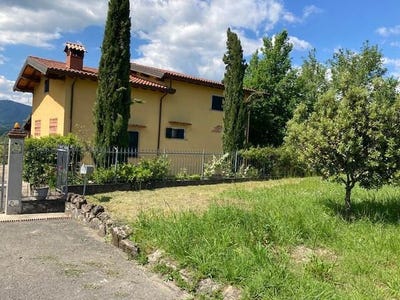 /international/it/massa-carrara-tuscany-310108325023/