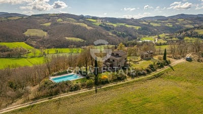 /international/it/monterchi-tuscany-310107069320/