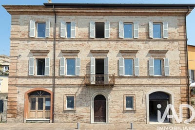 /international/it/fermo-marche-310107907221/