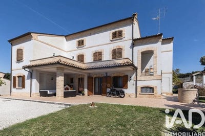 /international/it/castelfidardo-marche-310120009781/