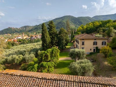 /international/it/lucca-tuscany-310108863266/?lang=id