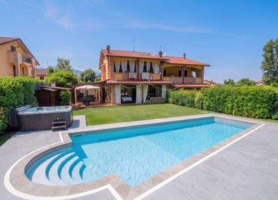 /international/it/umbertide-umbria-310110290100/