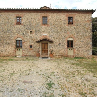 /international/it/monteriggioni-tuscany-310108837861/