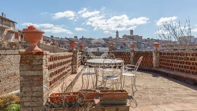 /international/it/citta-della-pieve-umbria-310099348035/