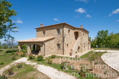/international/it/cinigiano-tuscany-310099470911/
