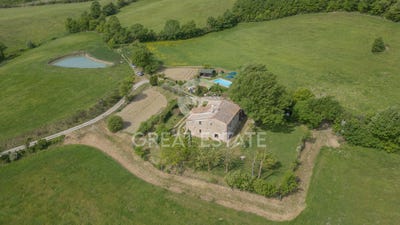 /international/it/radicofani-tuscany-310107921558/
