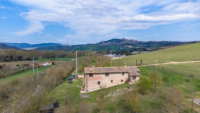 /international/it/todi-umbria-310107413001/