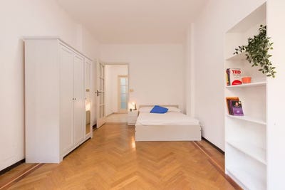 /international/it/via-antonio-giuseppe-ignazio-bertola-turin-piedmont-310108643060/
