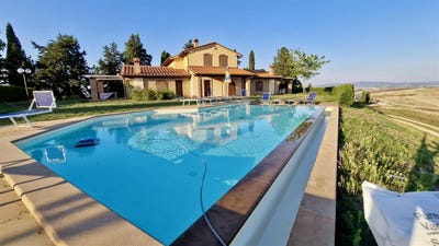 /international/it/lajatico-tuscany-120088064440/