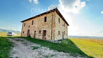 /international/it/paciano-umbria-310101903143/